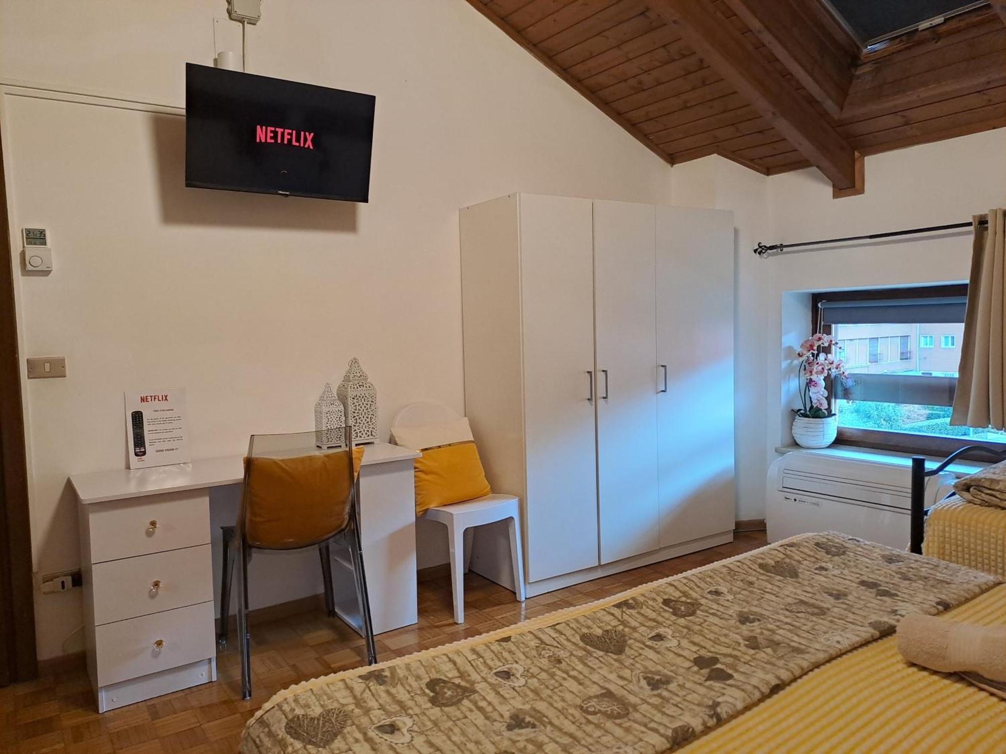Appartamento Grande Al Ponte. Situato Vicino All'Ospedale, Al Parco E Al Centro Citta Trento Exterior foto
